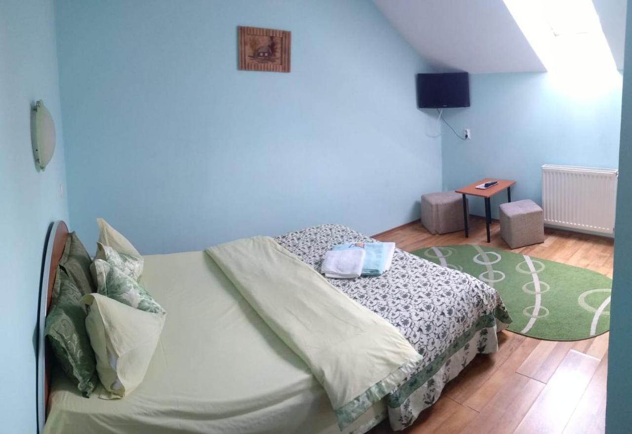 Casa Terzea Hotel Risnov Bagian luar foto
