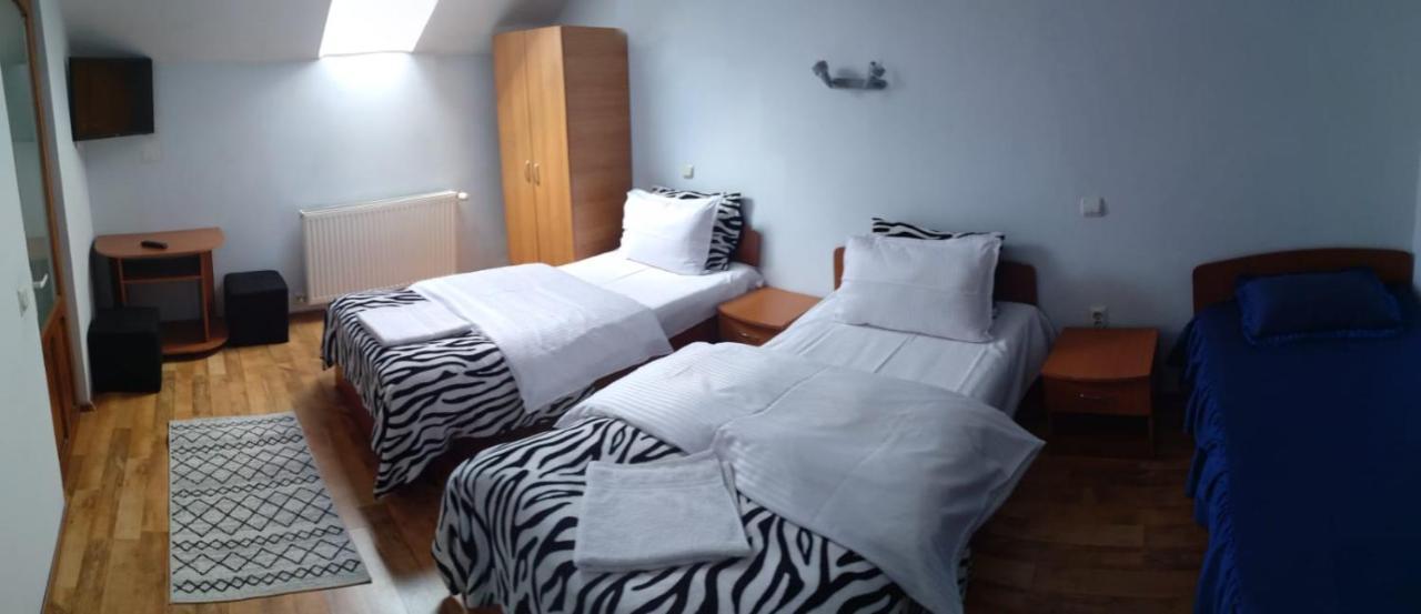 Casa Terzea Hotel Risnov Bagian luar foto